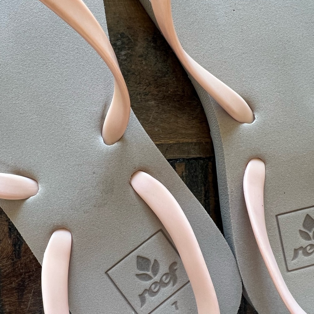New Reef flip flops - Picture 6 of 6